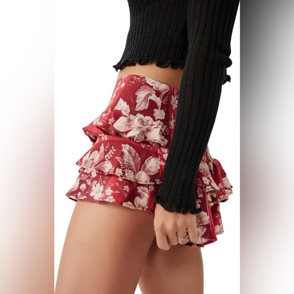 FREE PEOPLE ~ Days Gone By Tiered Shorts Medium - Picture 2 of 11